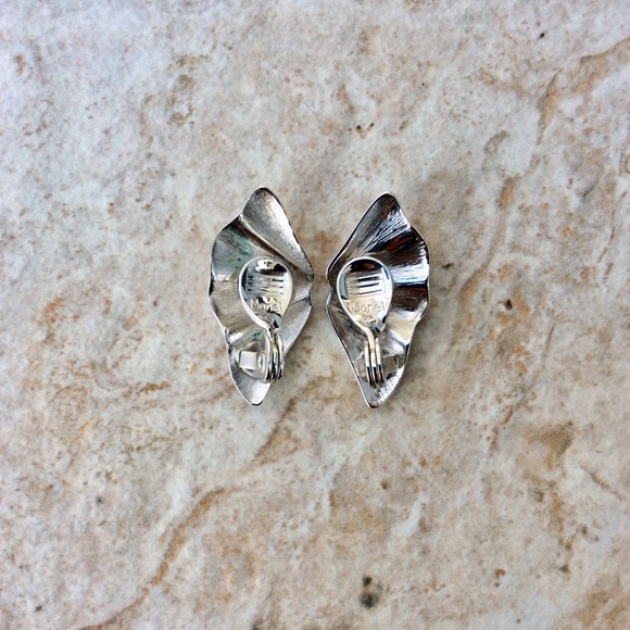 Monet-Silver Tone Asymmetrical Fan Clip-On’s - Picture 3 of 3